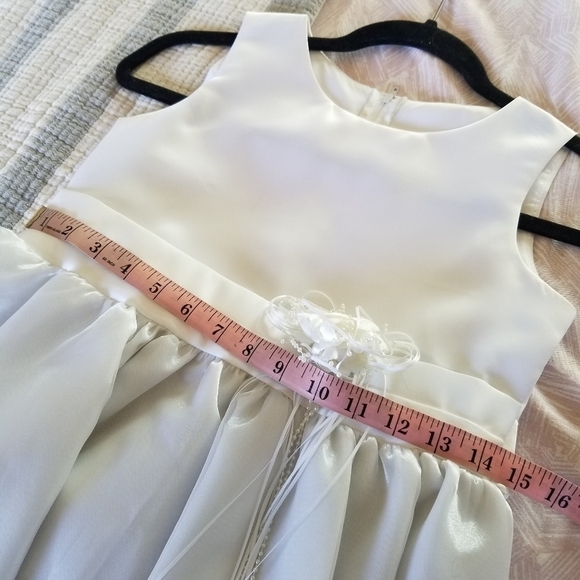 Butterflyscc | White Dress - Picture 8 of 9